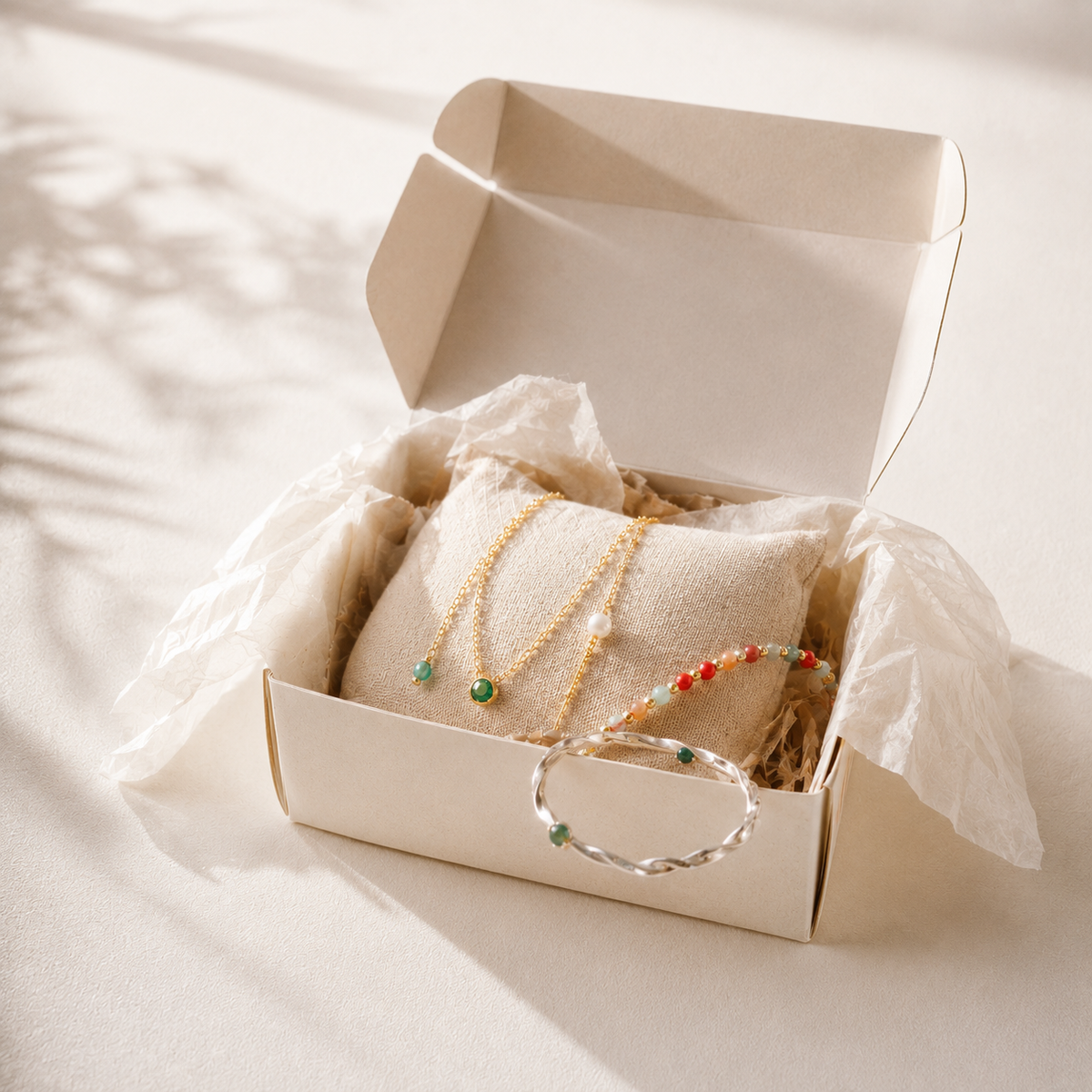 ZEBEDO Mystery Box con joyería seleccionada en empaque premium